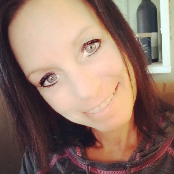 Meet your Posher, Trish - Picture 1 of 1